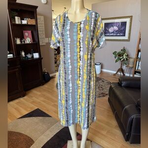 Lularoe gray, blue & yellow short sleeve midi dress w/pockets/size L